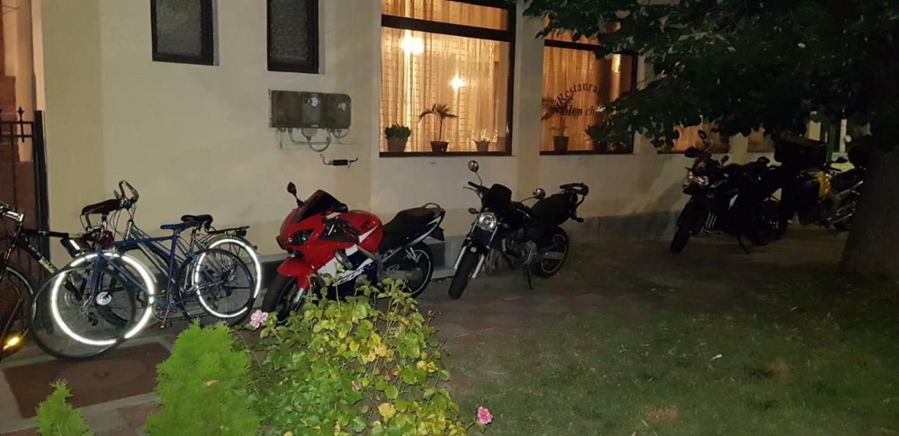 Mon Cheri Drobeta Turnu Severin Exteriör bild